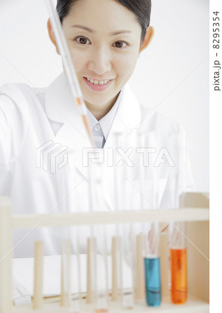 研究者 研究者 8295354
