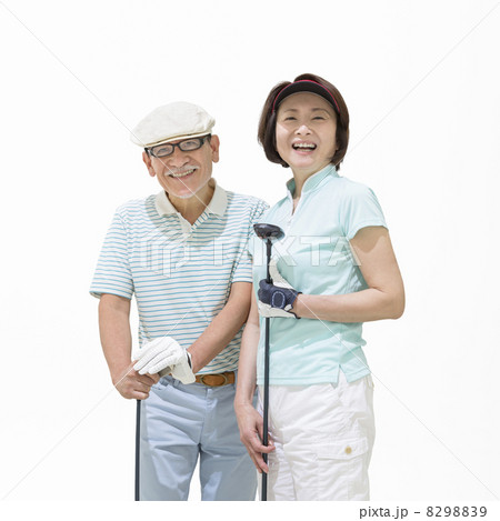 ゴルフクラブを持つ日本人夫婦 8298839