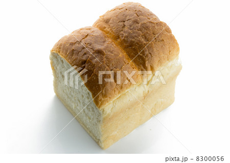 焼きたての食パン　白背景 8300056