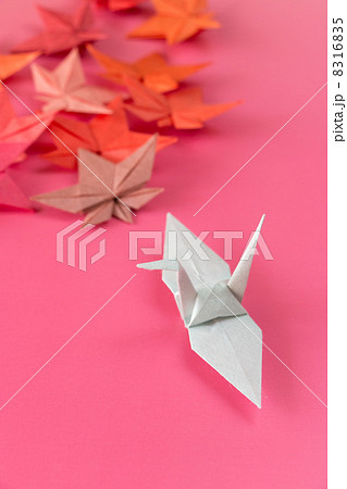 鶴と紅葉の折り紙 8316835
