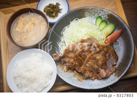 豚のしょうが焼き定食 8317803