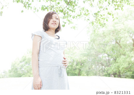 妊婦の女性 妊婦の女性 8321331