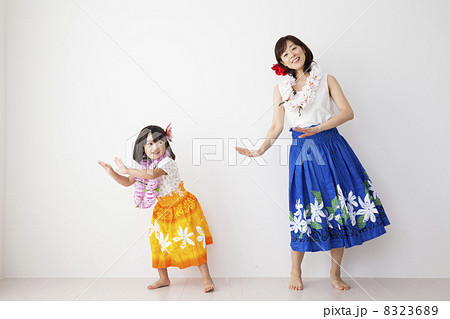 親子フラダンス 8323689