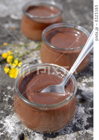 Chocolate cream 8325165