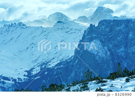 Beautiful winter mountain landscape. 8326990