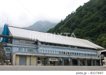 トロリーバス 扇沢駅 トロリーバス 扇沢駅 8327897