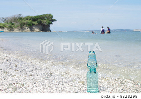 ラムネのビンと長者ヶ崎の風景 ラムネのビンと長者ヶ崎の風景 8328298