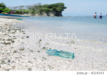 ラムネのビンと長者ヶ崎の風景 ラムネのビンと長者ヶ崎の風景 8328301