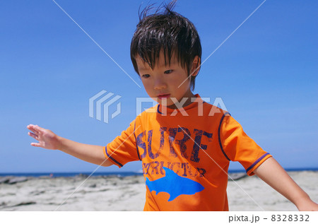 子供と長者ヶ崎海岸 8328332