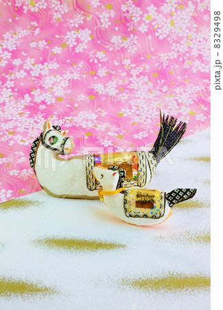 年賀2014・手作り和紙仕上げ馬の親子・花柄他和紙2種等分斜めバック縦位置・ハガキ対応比 年賀2014・手作り和紙仕上げ馬の親子・花柄他和紙2種等分斜めバック縦位置・ハガキ対応比 8329498