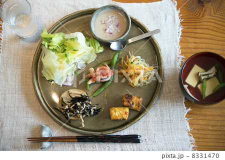 カフェランチ 8331470