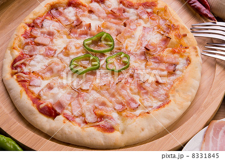 ベーコンピザ 8331845
