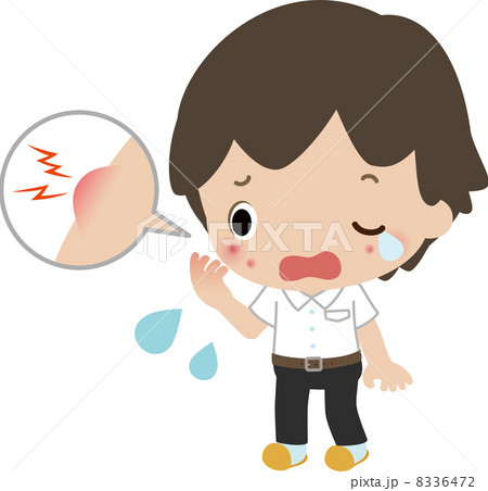 ニキビができて困っている男子学生 8336472