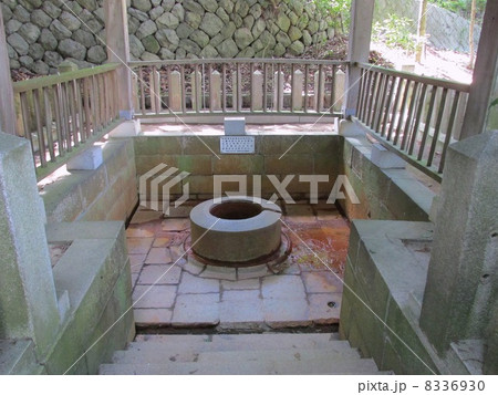 有馬温泉のレトロな町並み　炭酸泉源公園　「日本三古湯」　  8336930