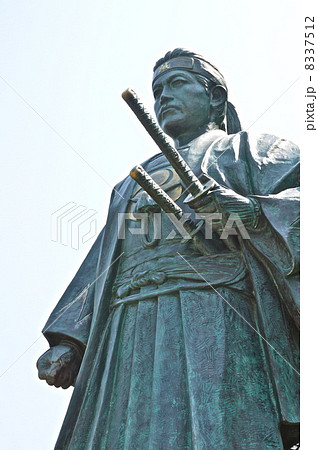 土方歳三の像(高幡不動尊(金剛寺)/東京都日野市高幡) 土方歳三の像(高幡不動尊(金剛寺)/東京都日野市高幡) 8337512