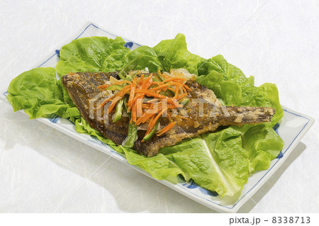 ヒラメの唐揚げ 日本家庭料理の写真素材