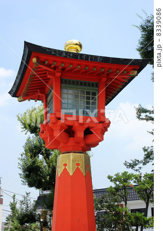 井草八幡宮の燈籠 8339086
