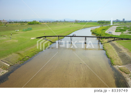 青空の河川敷 青空の河川敷 8339749
