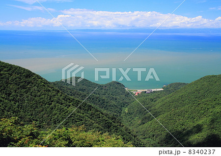 弥彦山スカイラインからの眺め 8340237