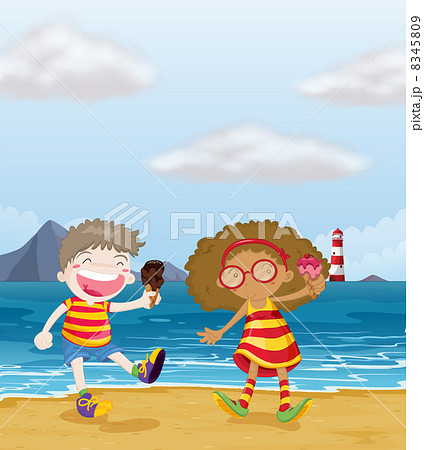 Happy kids with ice cream at the beach 8345809