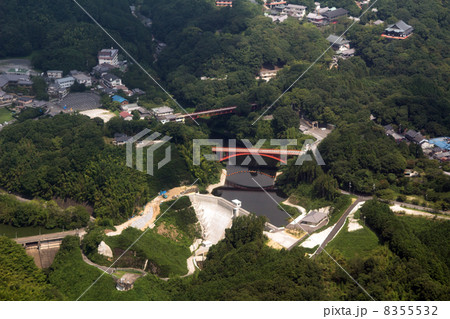 奈良県生駒郡三郷町の信貴山大門ダムを空撮 奈良県生駒郡三郷町の信貴山大門ダムを空撮 8355532