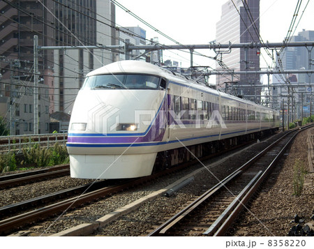 特急スペーシア 日光43号 新大久保駅 特急スペーシア 日光43号 新大久保駅 8358220