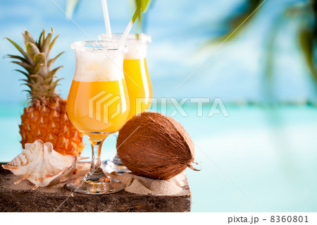 Pina colada drink 8360801