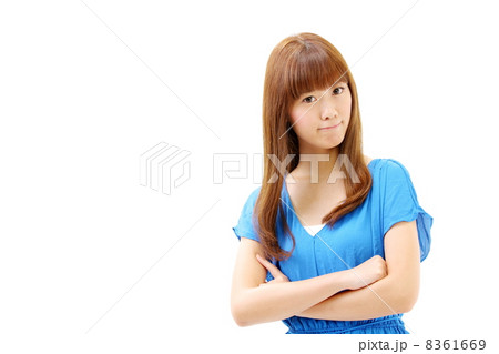 考える女の子 8361669