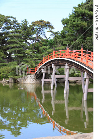 香川県丸亀市「中津万象園」（丸亀藩京極家の回遊式大名庭園） 8364553