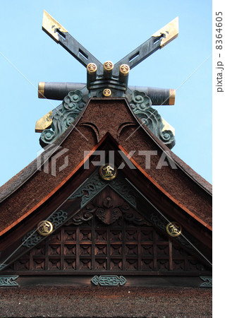 金刀比羅「宮御本宮本殿」妻側の鬼、千木、堅魚木 8364605