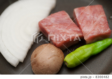 牛肉の陶板焼き 8366482