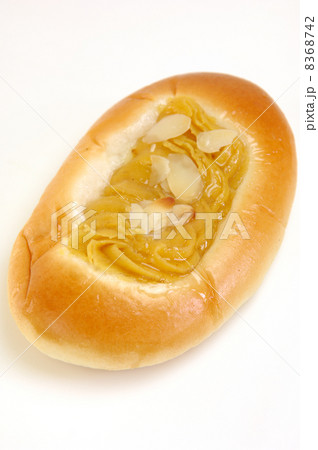 おいしい案納芋チーズクリームパン 8368742