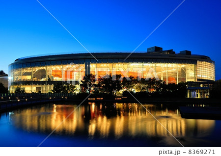 新潟市民芸術文化会館夜景 新潟市民芸術文化会館夜景 8369271
