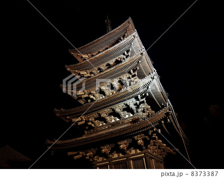 興福寺五重塔 ライトアップの写真素材