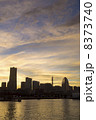 夕景の横浜みなとみらい21 8373740