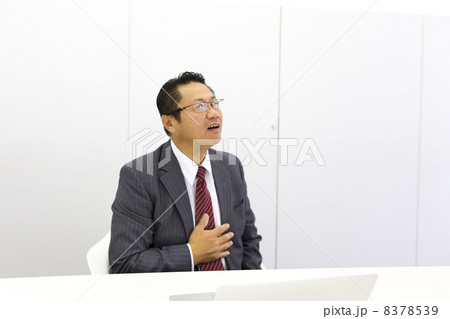 働くビジネスマン 8378539