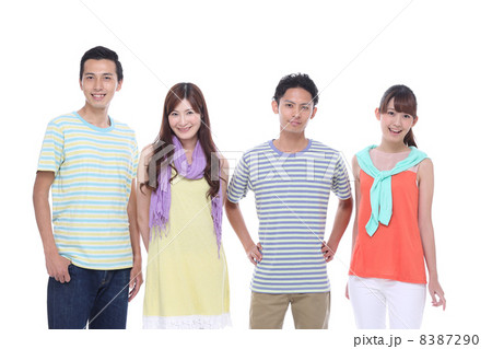 4人の若者 4人の若者 8387290