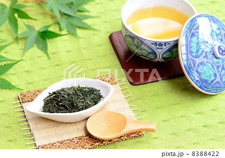 お茶 8388422