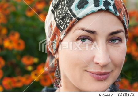 Portrait of fine woman looking up. 8388875
