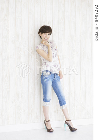 若い女性 8403292