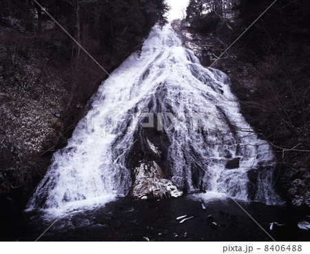 初冬の湯滝 8406488
