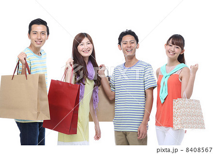 4人の若者（ショッピング） 8408567