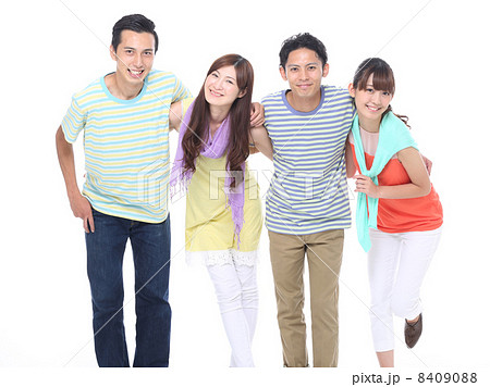 4人の若者 4人の若者 8409088