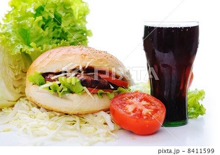 Healthy and unhealthy food 8411599