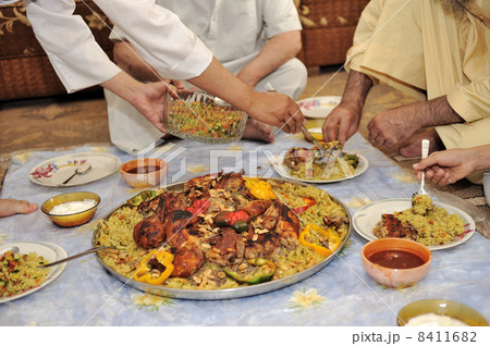 Middle eastern food 8411682