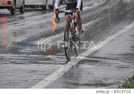自転車レース 8413710