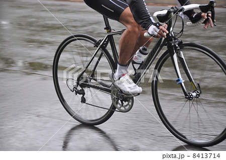 自転車レース 8413714