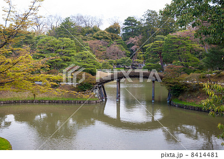 桂離宮 園林堂と書院を結ぶ土橋 桂離宮 園林堂と書院を結ぶ土橋 8414481