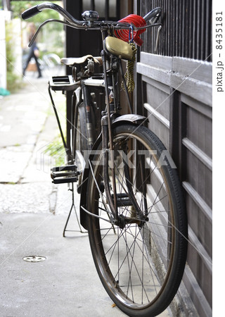 レトロ自転車の写真素材 [8435181] - PIXTA