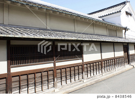 造り酒屋建物 8438546